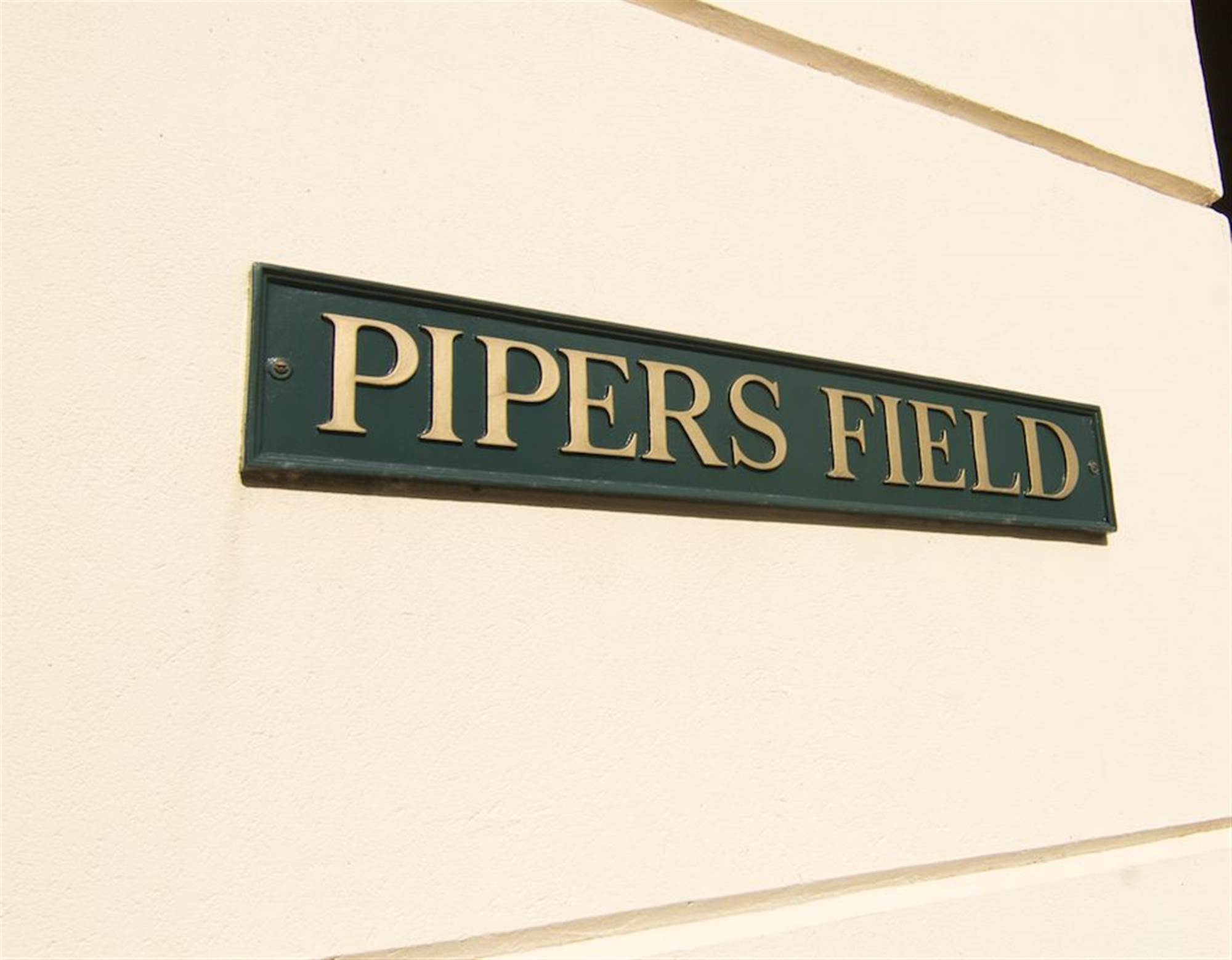 11 Pipers Field